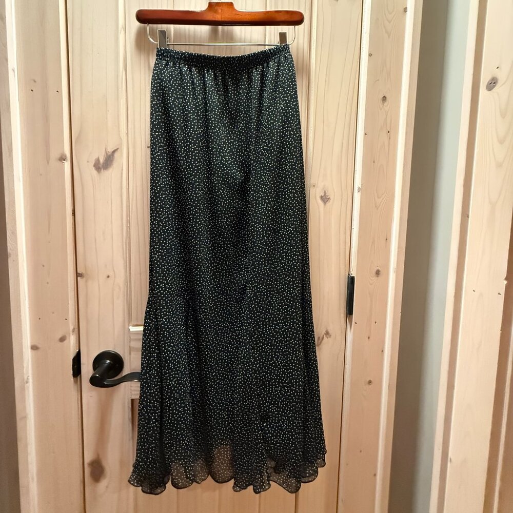 Cato Woman, black and white skirt, good condition, Size 18/20W